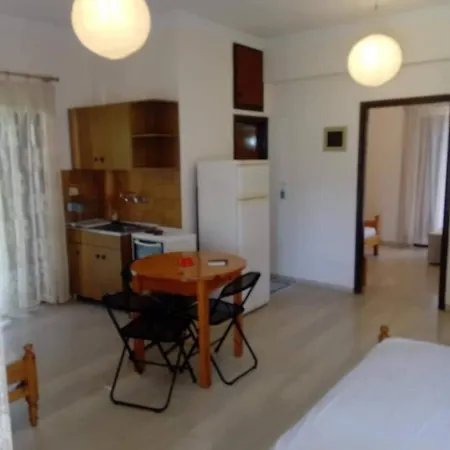 Rousetis Apartments Aigio Exterior photo