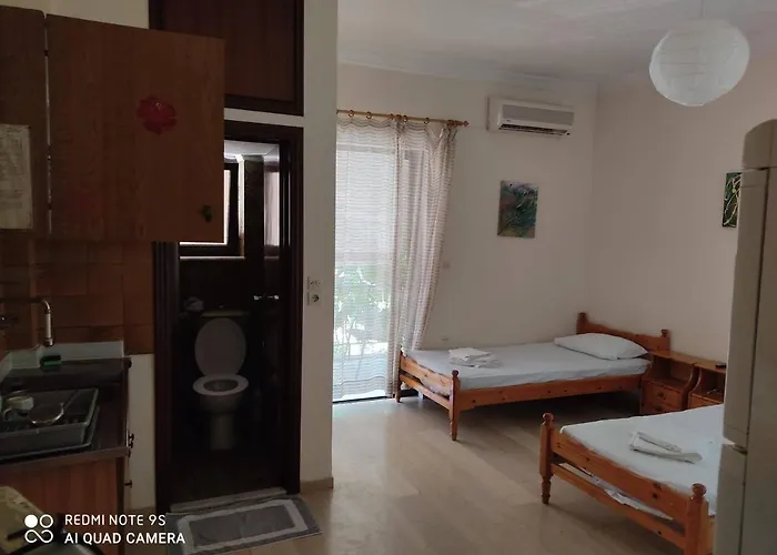 Rousetis Apartments